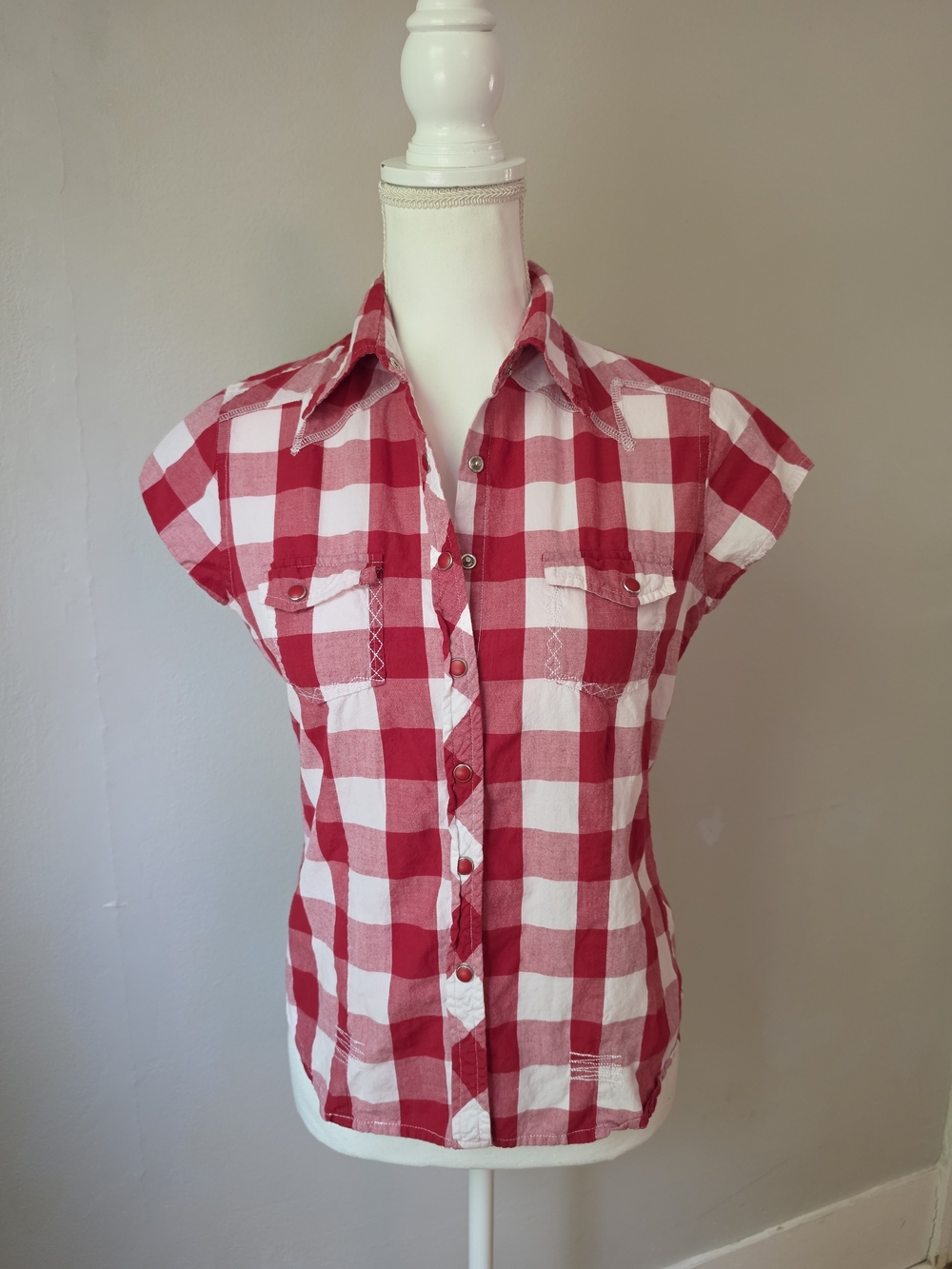Red & White Checked Cap-Sleeve Button-Up Top